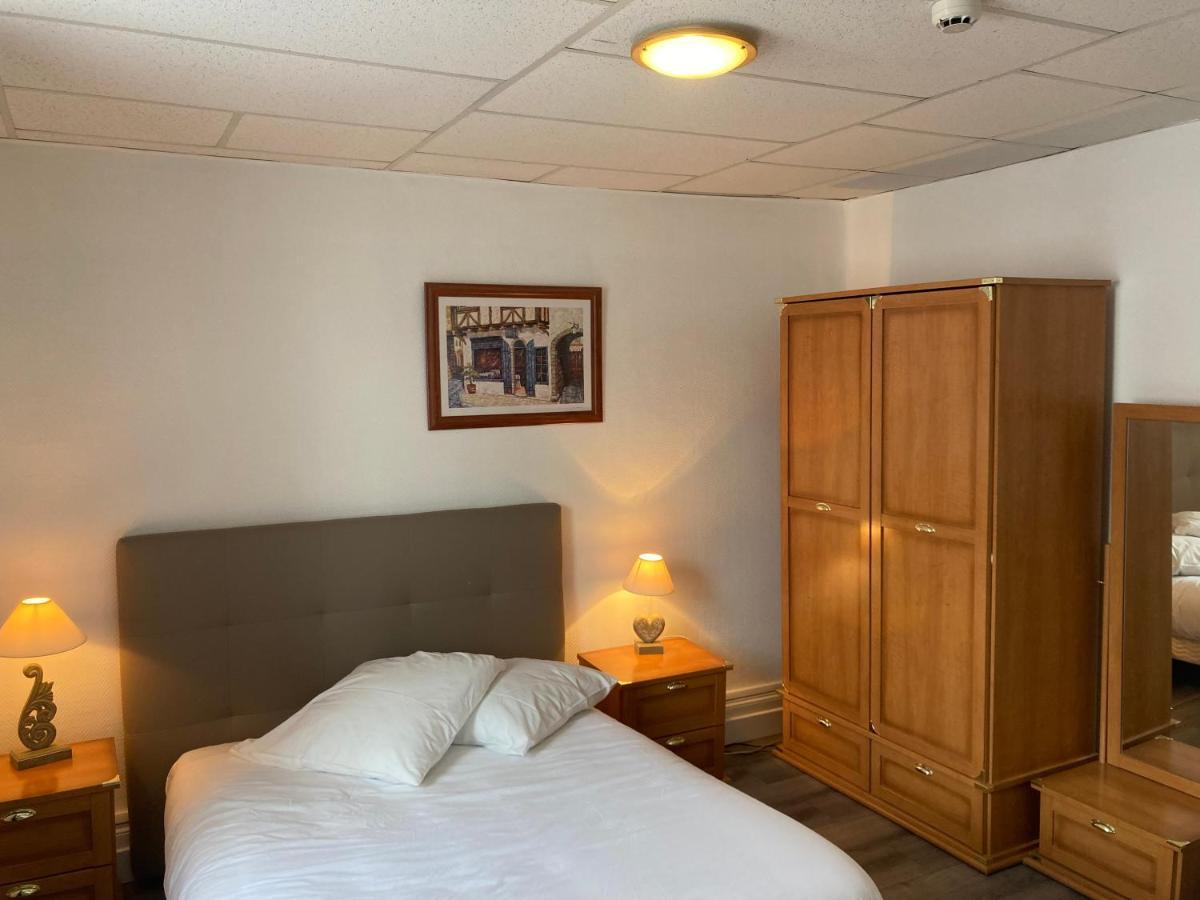 Hotel Aigle D'Or Thiers Exterior foto